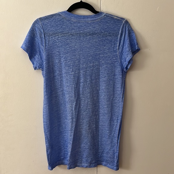 J. Crew blue 100% linen v neck t-shirt size small NWOT - Picture 2 of 7